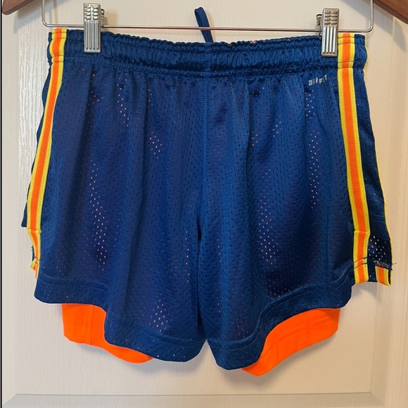 WOMENS NIKE DRI-FIT SHORT - Picture 2 of 4